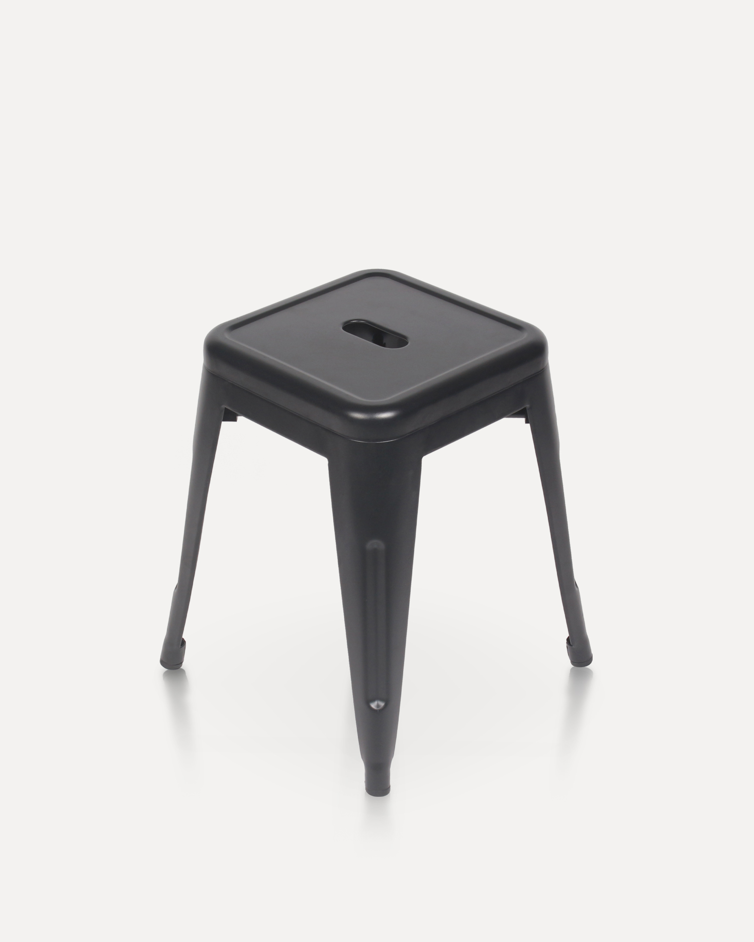 Minimalistické čierne dizajnérske stoličky Minimalistické čierne dizajnérske stoličky