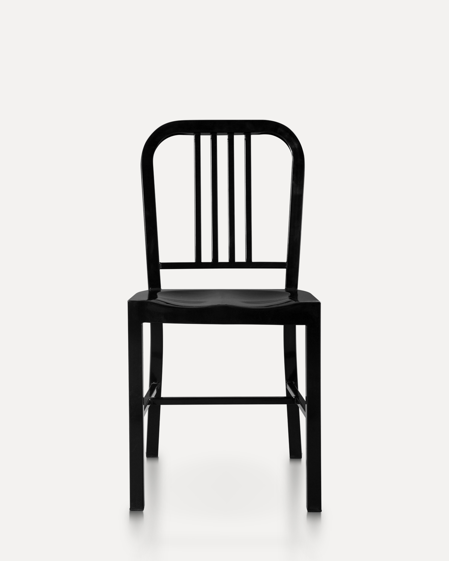 Nadčasový dizajn železná stolička Nadčasový dizajn železná stolička