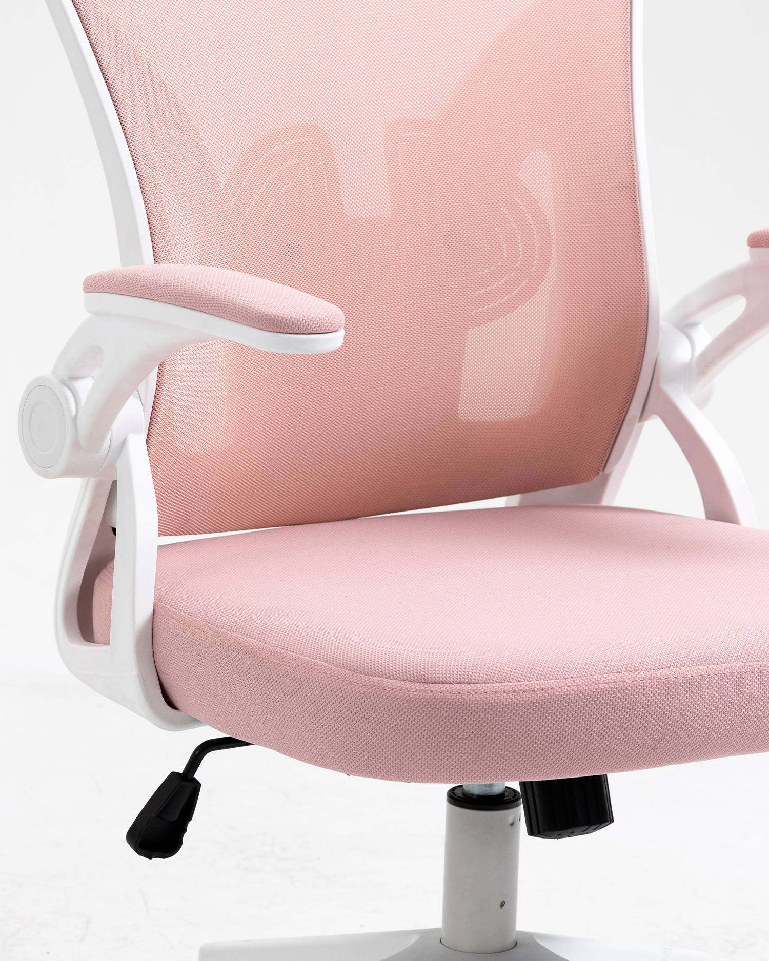 Kancelárska stolička s nastaviteľnou lakťovkou Kancelárska stolička s nastaviteľnou lakťovkou